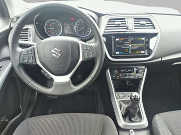 Car image 11