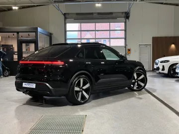 Car image 40