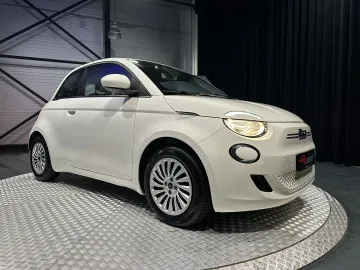 Car image 25