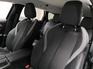 Car image 48