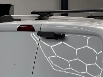 Car image 38