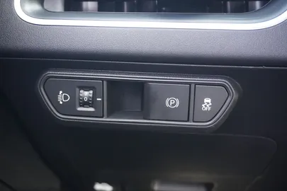 Car image 34
