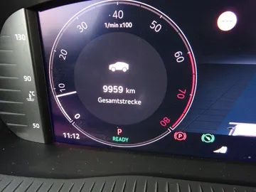 Car image 32