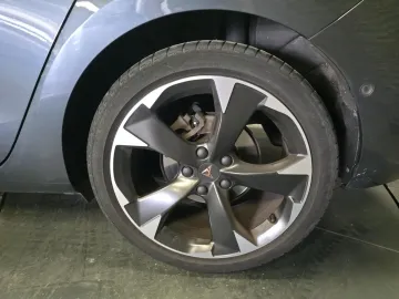 Car image 48