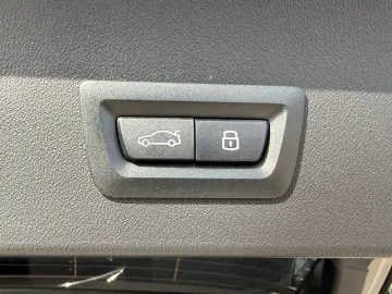 Car image 35
