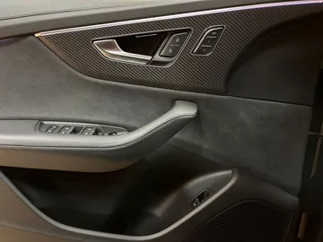 Car image 38