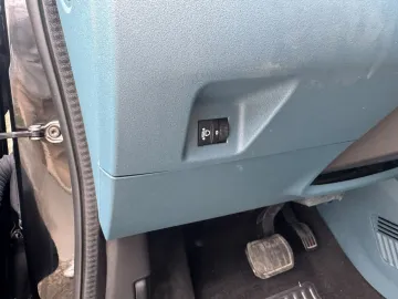 Car image 34