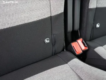 Car image 27