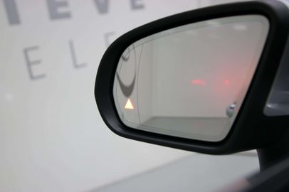 Car image 33