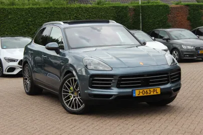 Car image 40