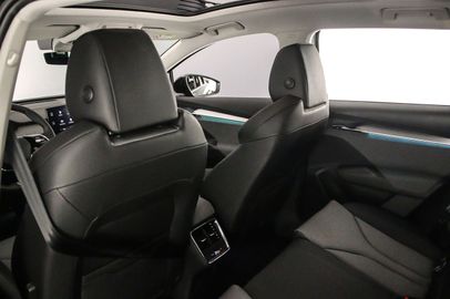 Car image 36