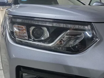 Car image 23