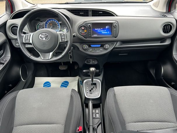 Toyota Yaris Hybrid 74 kW image number 3