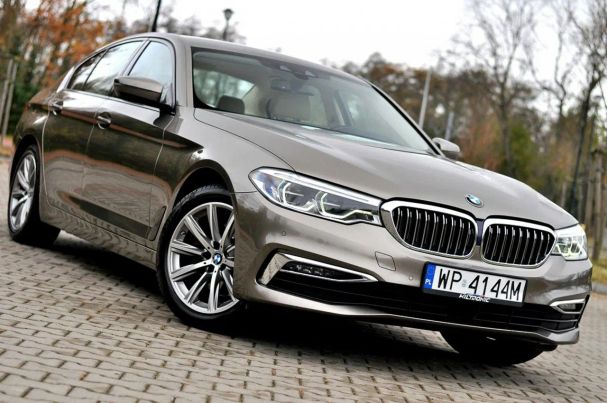 BMW 520d Luxury Line xDrive 140 kW image number 2