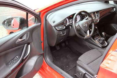 Car image 9