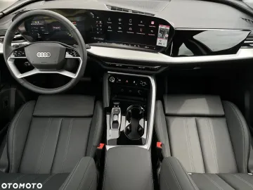 Car image 35