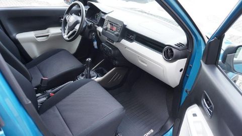Car image 15