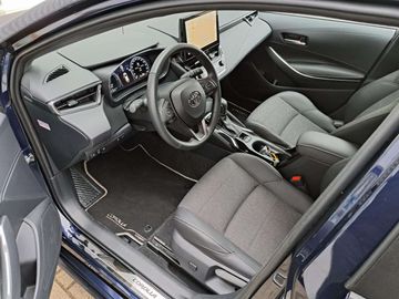 Car image 12