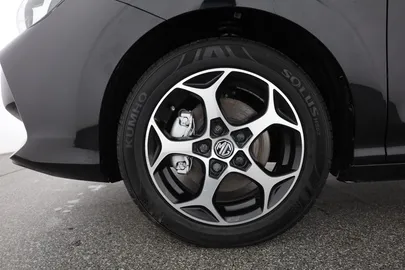 Car image 31