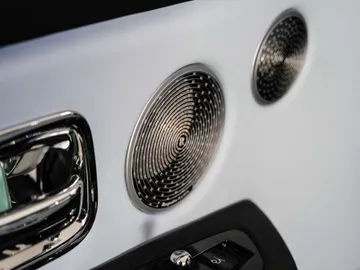 Car image 36