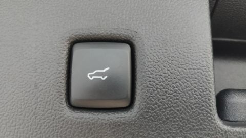 Car image 35