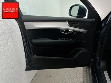 Car image 32