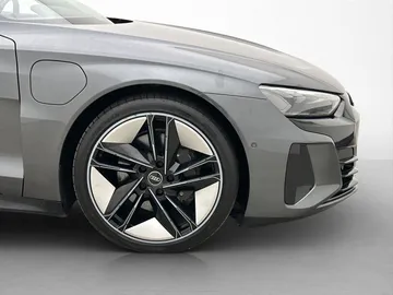 Car image 37