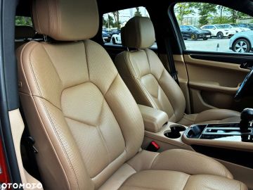 Car image 38