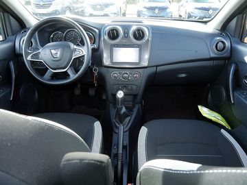 Car image 15