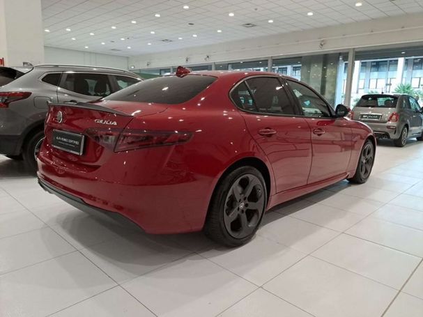 Alfa Romeo Giulia 2.2 AT8 118 kW image number 4