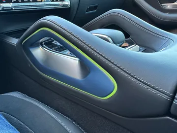 Car image 27