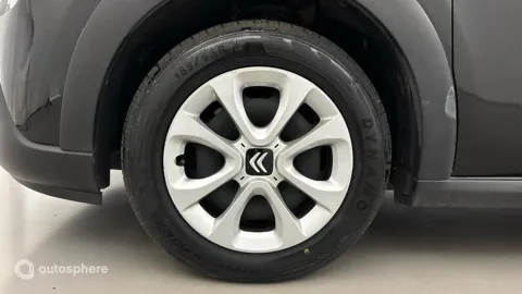 Car image 20