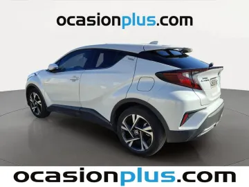 Car image 4
