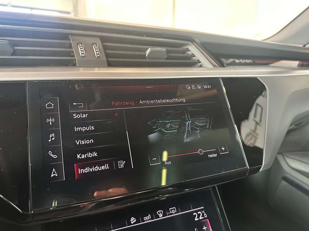 Audi e-tron 55 quattro S-line 300 kW image number 30