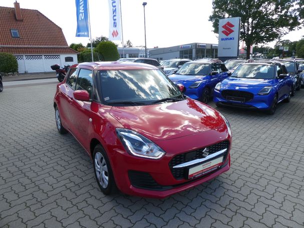 Suzuki Swift 1.2 Dualjet Hybrid Club 61 kW image number 2