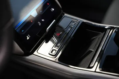 Car image 33
