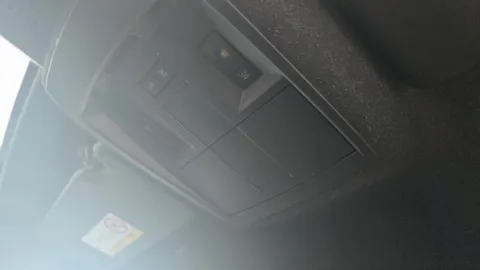 Car image 32