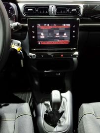 Car image 33