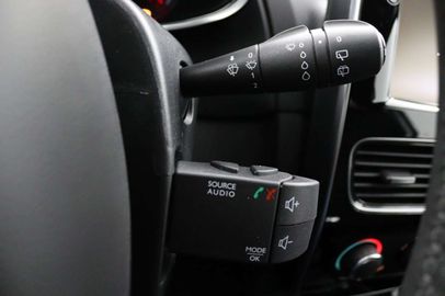 Car image 32