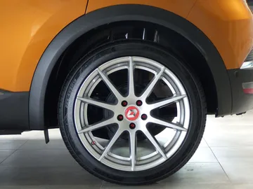Car image 30