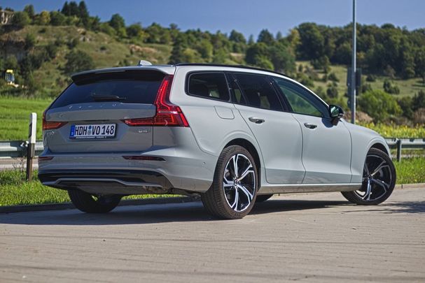 Volvo V60 B4 Ultimate 145 kW image number 2