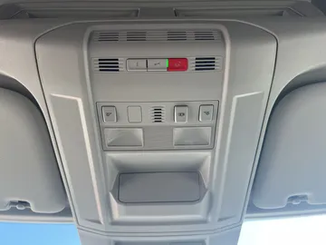 Car image 38