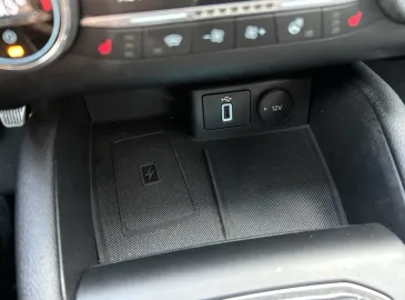 Car image 38