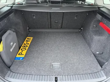 Car image 37