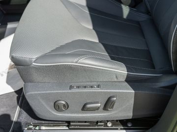 Car image 36