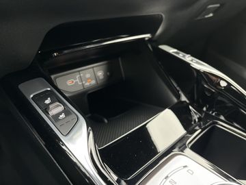 Car image 28