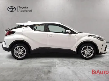 Car image 4