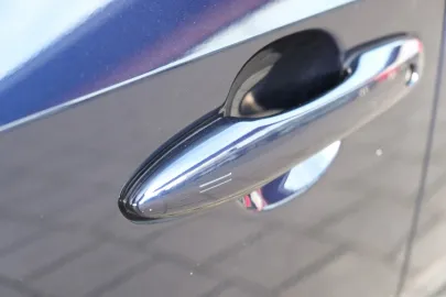 Car image 47