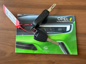 Car image 30