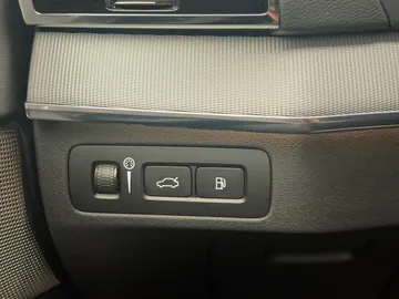 Car image 38